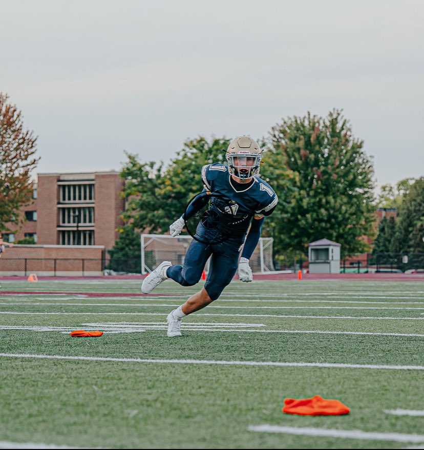 Brady Lee (@bradylee834) on Twitter photo 🚨 C/O 2027 🚨
- Safety | ATH
- 6 ,2 | 190
- 39 inch vert
- 10 ft Broad jump
- 4.35 Pro shuttle
- 105 total tackles as sophomore
- 3 ints | 2 forced fumbles | 5 TFLs
- 265 lb clean
<a href="/MJ_NFLDraft/">Mark Johnson</a> <a href="/OJW_Scouting/">PrepRedzone Oliver</a> <a href="/PrepRedzoneWI/">Prep Redzone Wisconsin</a> <a href="/NWahlScouting/">Nate Wahl</a> <a href="/mwfbrecruiting/">Midwest Football Recruiting</a> <a href="/MWCScouting/">MWC Scouting</a> 🚨 C/O 2027 🚨
- Safety | ATH
- 6 ,2 | 190
- 39 inch vert
- 10 ft Broad jump
- 4.35 Pro shuttle
- 105 total tackles as sophomore
- 3 ints | 2 forced fumbles | 5 TFLs
- 265 lb clean
<a href="/MJ_NFLDraft/">Mark Johnson</a> <a href="/OJW_Scouting/">PrepRedzone Oliver</a> <a href="/PrepRedzoneWI/">Prep Redzone Wisconsin</a> <a href="/NWahlScouting/">Nate Wahl</a> <a href="/mwfbrecruiting/">Midwest Football Recruiting</a> <a href="/MWCScouting/">MWC Scouting</a>