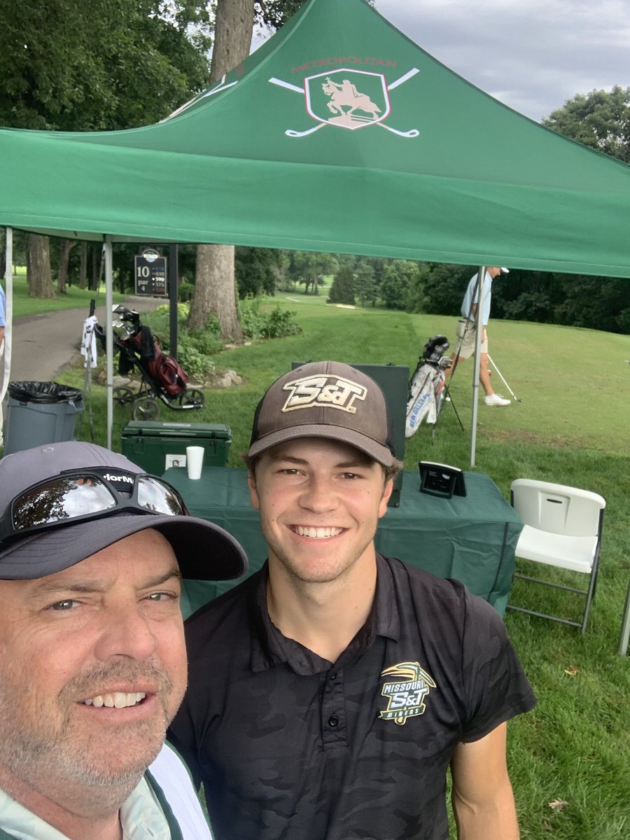 FZSGolf's tweet image. Getting back to my caddying summer job roots from years ago. Today for former top Bulldog golfer Joey Friedel at the Metropolitan Open. Gonna be a fun day!