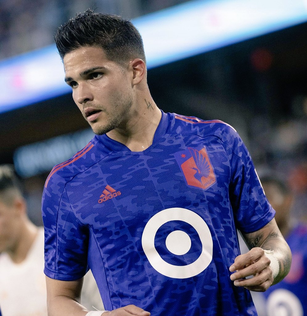 Confirmo!
Después de varios intentos Luis "totin" Amarilla sería anunciado como refuerzo de Cerro Porteño. Cerca de concretarse.
29 años, 1.82
#LaGranJugada