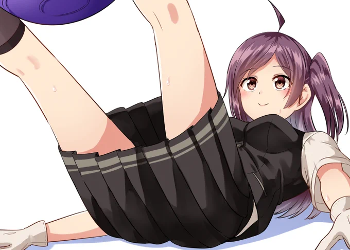 バランスボールと萩風 え!?今日6月18日は萩風の進水日なんですって!? おめでとう萩風!! #艦これ #萩風