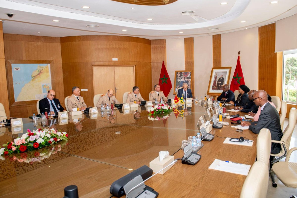 Morocco's Minister Delegate in Charge of Defense Administration Receives Rwanda's Defense Minister

rs.map.ma/45ZDm3k