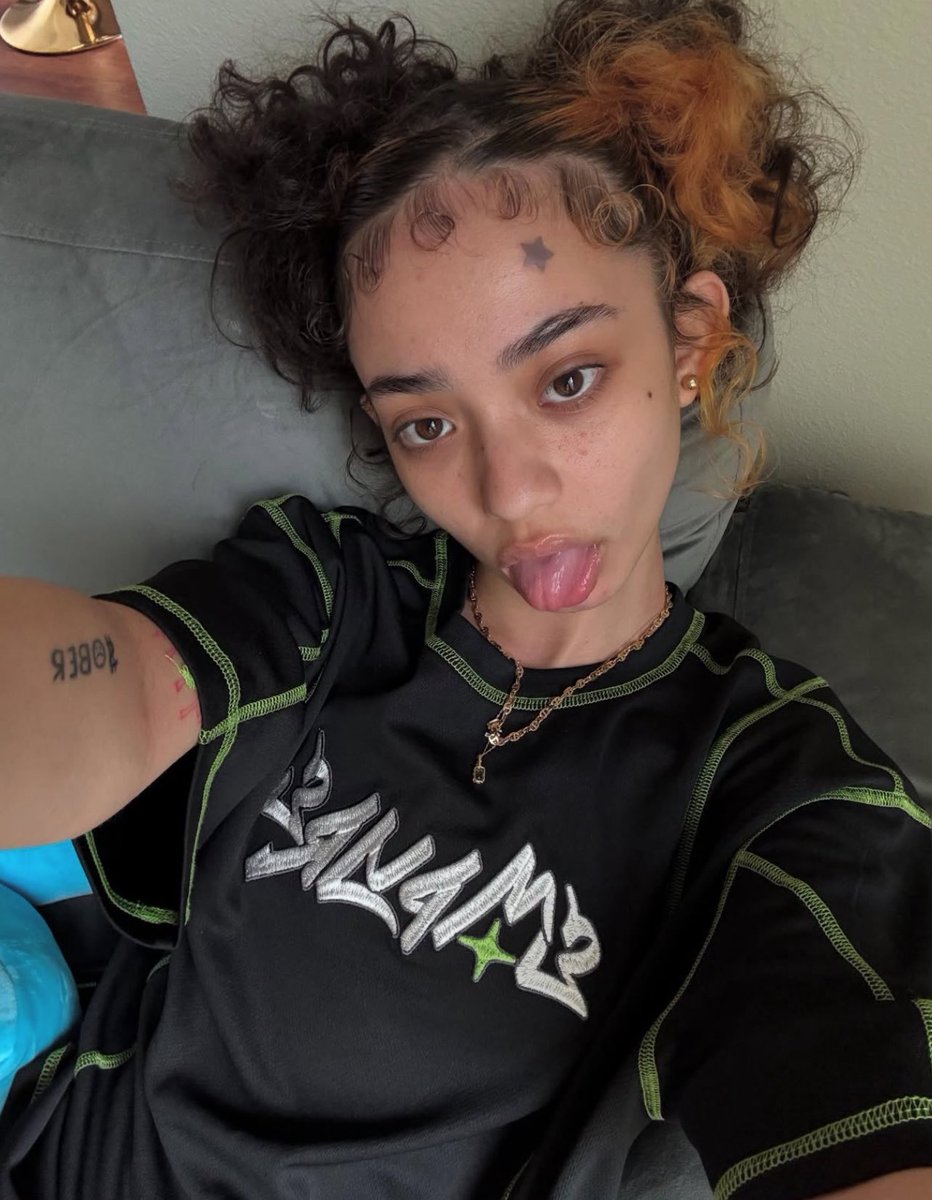 ur rily gonna scroll by without saying gm?