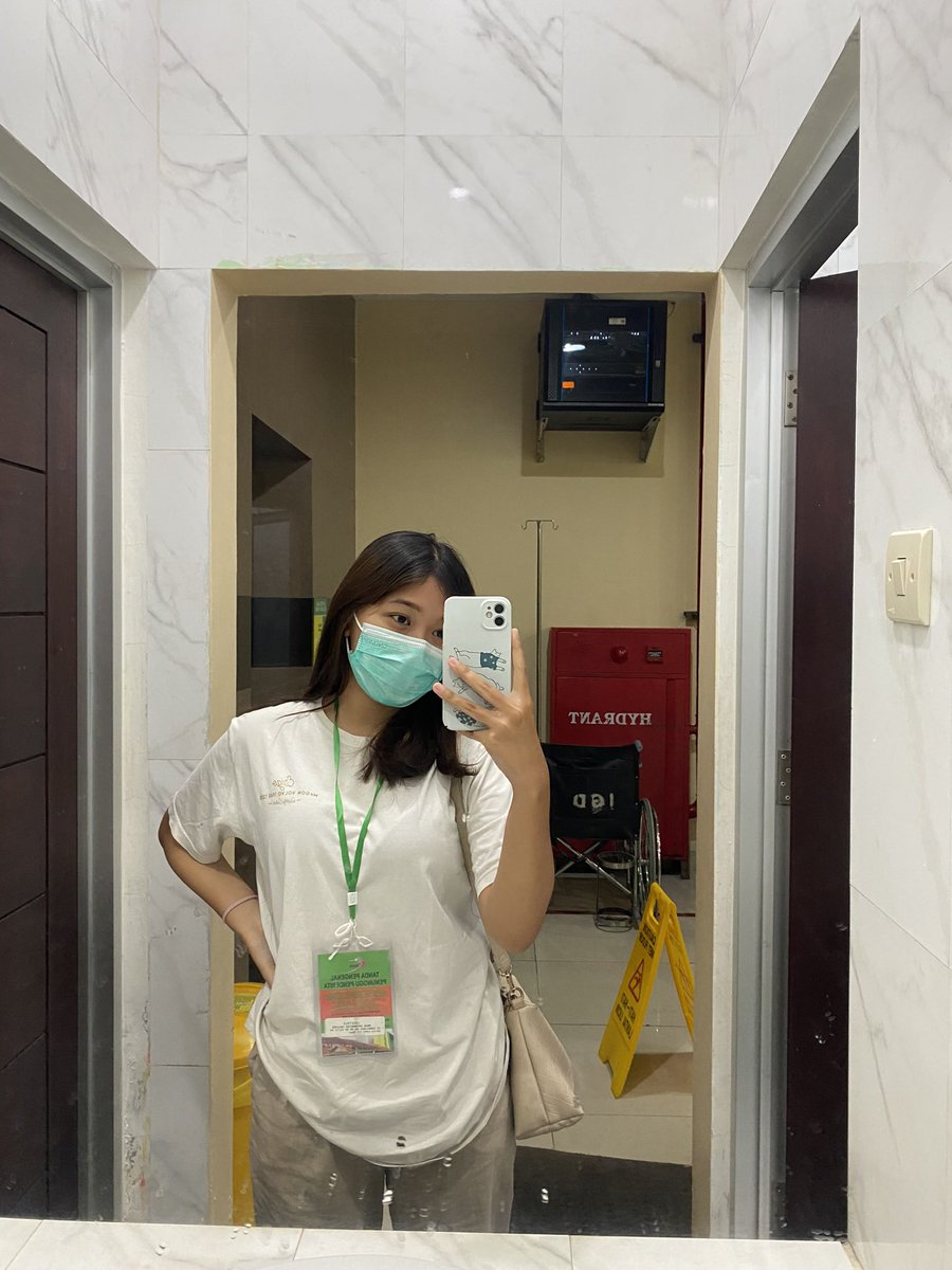 ratudiahh's tweet photo. day 67 (masih) di ICU - hari ini ngobrol banyakkk bgt sm mba ega banyak becandanya jg dan aku dah lancar ngobrol sm mba ega walaupun mba ega kl ngmg blm ada suaranya 😎🤍 https://t.co/U3VHpZlkbL