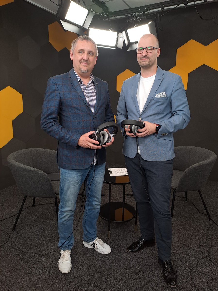Dziś nagranie podcastu <a href="/rynekzdrowia/">rynekzdrowia.pl</a> #Stechtoskop. Gościem był Marcin Romanowski z <a href="/Comarch/">Comarch</a>, wiceprezes <a href="/KSCracoviaSA/">CRACOVIA</a>. Mówiliśmy o podobieństwach w zarządzaniu klubem piłkarskim i szpitalem, vendor-lockach, i tym, ile Big Pharma zapłaci za dane w realiach #EHDS. Rezultat wkrótce!