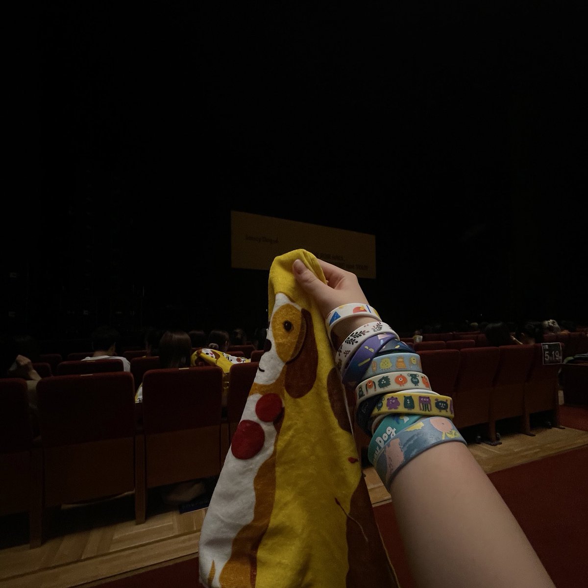 stlof_3's tweet photo. サウシーはいろんなところからいろんな風に愛されているんだな〜と思えたし、おんなじぐらいとか、それ以上に愛を返してくれるな〜と改めてまた思ったよ〜
死なない❕からずっと追いかけるね❕名古屋まで来てよかった❕ https://t.co/NbzVaVQF30