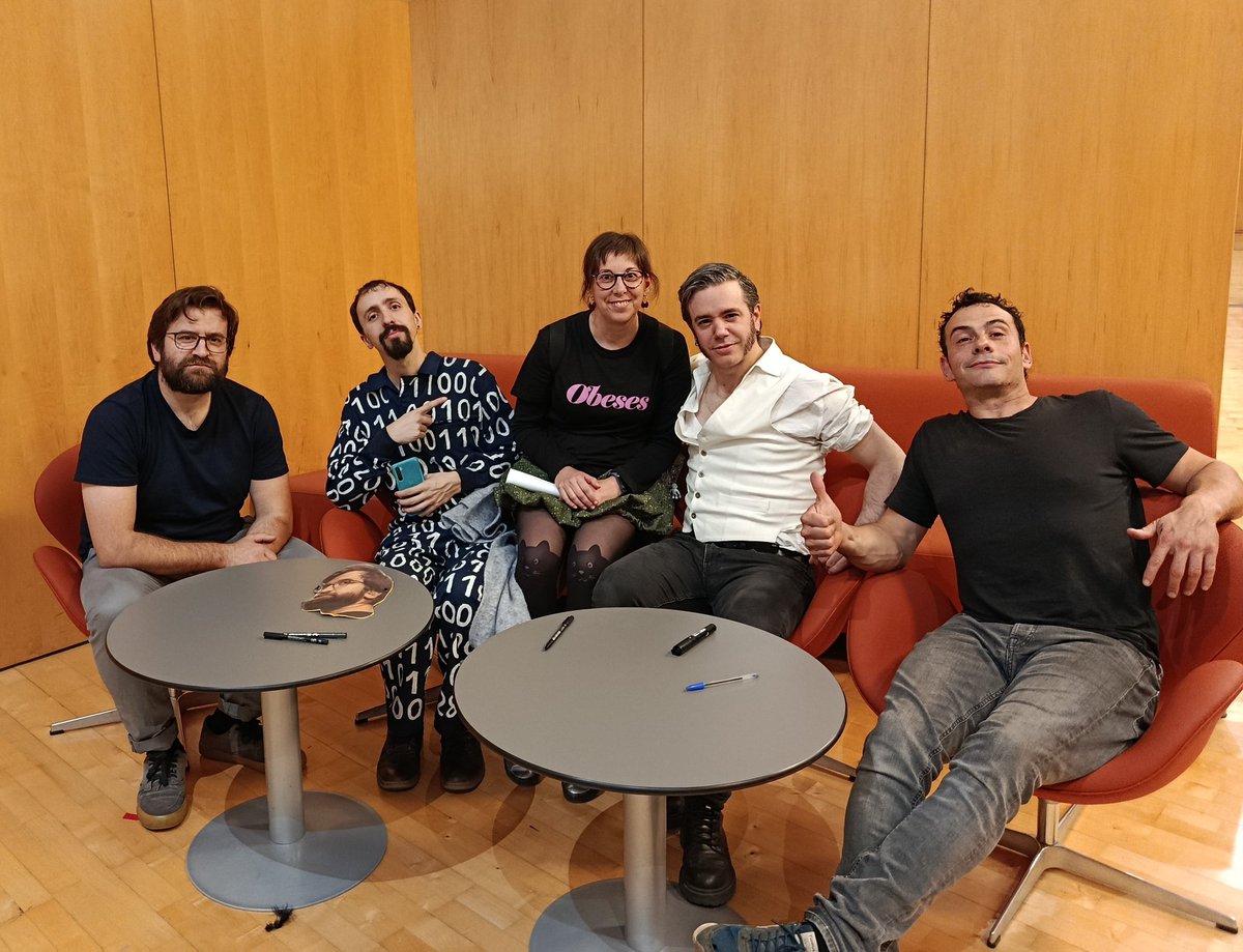 . @obeses només podia fer l'aniversari el dia de Santa Elsa. 🤪🤪🤪
Per molts més anys! 🥂🎂