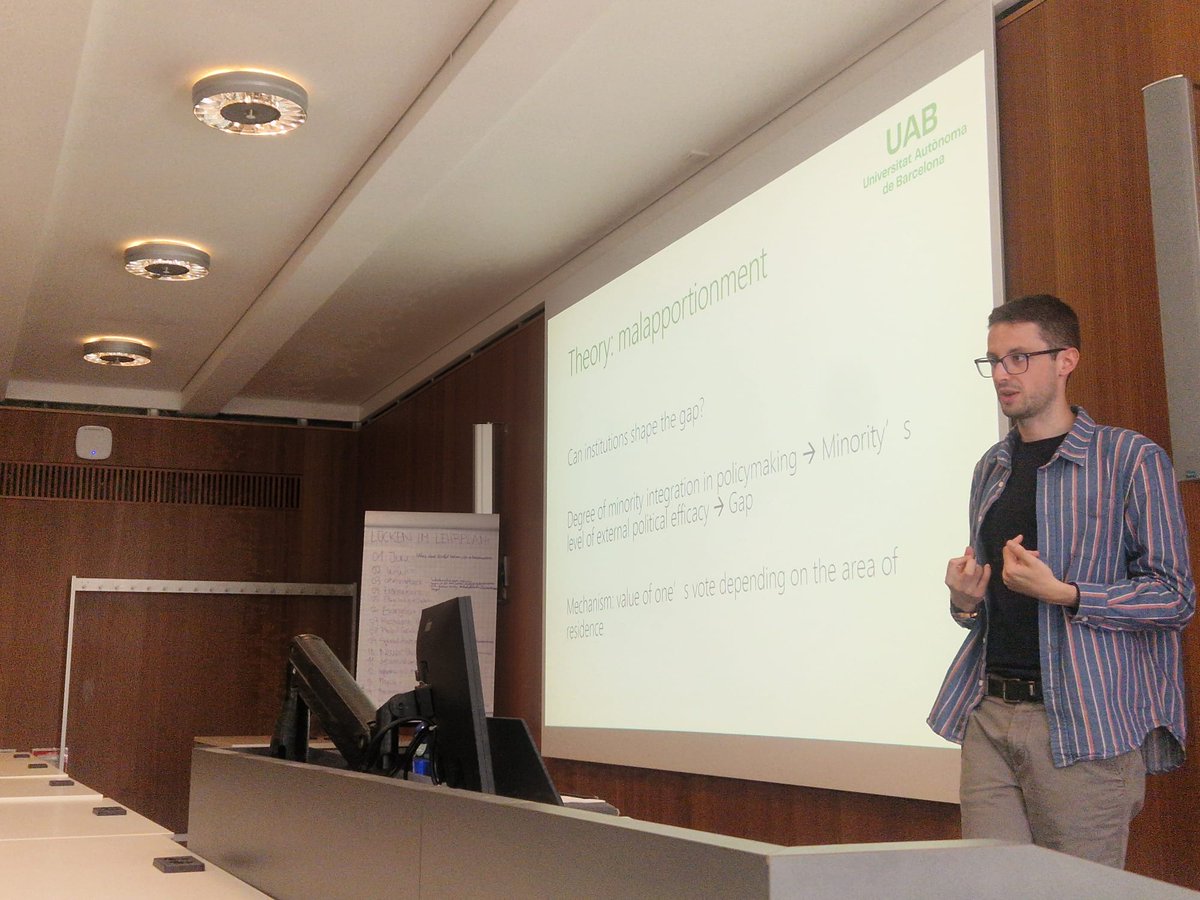 Rubén García Del Horno (@rgarciadelhorno) on Twitter photo It was a pleasure to present one of my thesis' articles to the undergraduate students of the "Politisches Verhalten in Stadt und Land - Einzelansicht" seminar at Goethe Universität. Many thanks to <a href="/LangAntoniaE/">Antonia Lang</a> for the opportunity and to the audience for their comments! It was a pleasure to present one of my thesis' articles to the undergraduate students of the "Politisches Verhalten in Stadt und Land - Einzelansicht" seminar at Goethe Universität. Many thanks to <a href="/LangAntoniaE/">Antonia Lang</a> for the opportunity and to the audience for their comments!