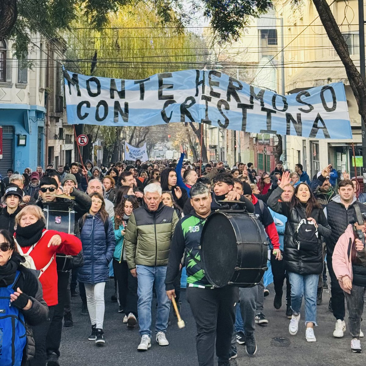 Siempre con <a href="/CFKArgentina/">Cristina Kirchner</a> ✌️