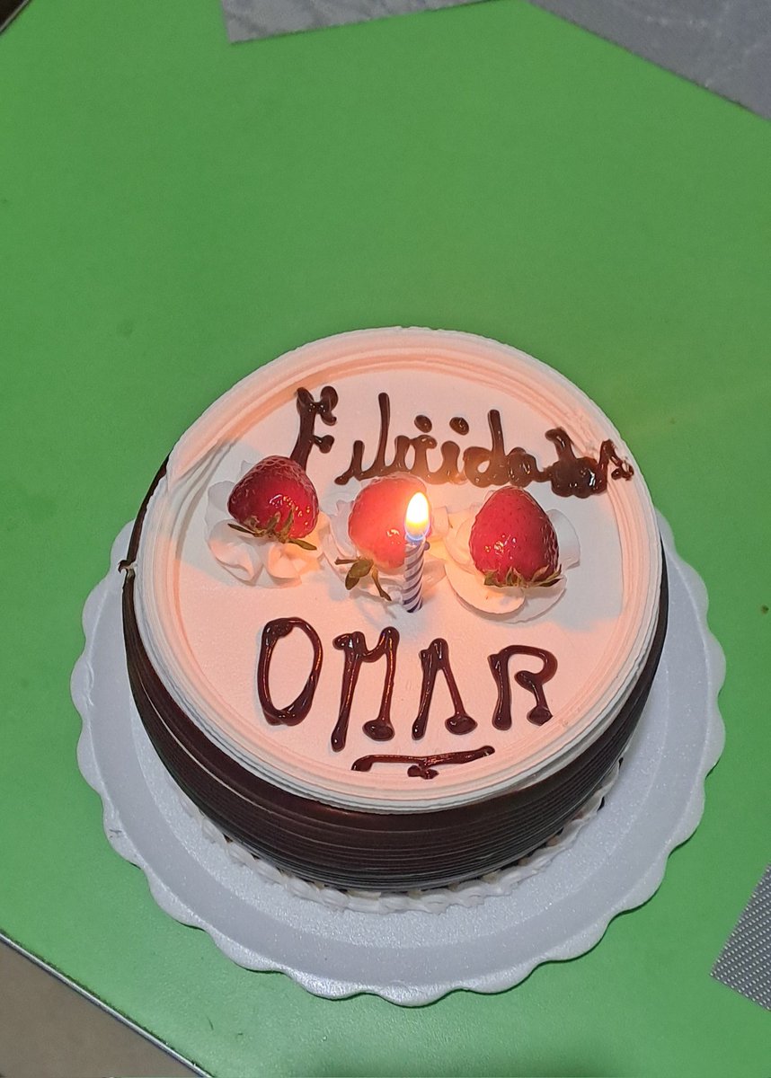 murillomar2008's tweet photo. Feliz cumpleaños Omar.🎂🎊
Es un dia especial como lo eres para nosotros. Cada intento te acerca a tus metas, felicidades hijo. Dios y tus Papás te aman.❤️🎈👏👏👏 https://t.co/9aNagcsIfq