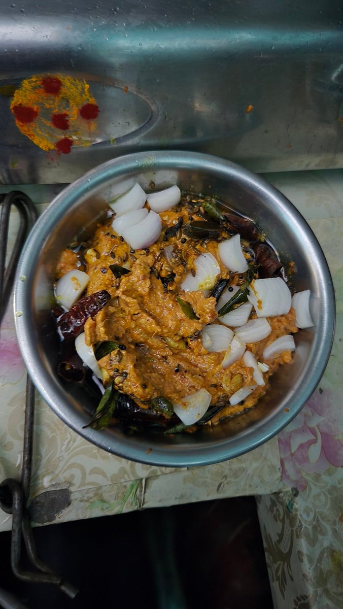 టొమాటో పచ్చిమిర్చి చట్నీ అంటే మా ప్రసాద్ కి చాలా ఇష్టం..