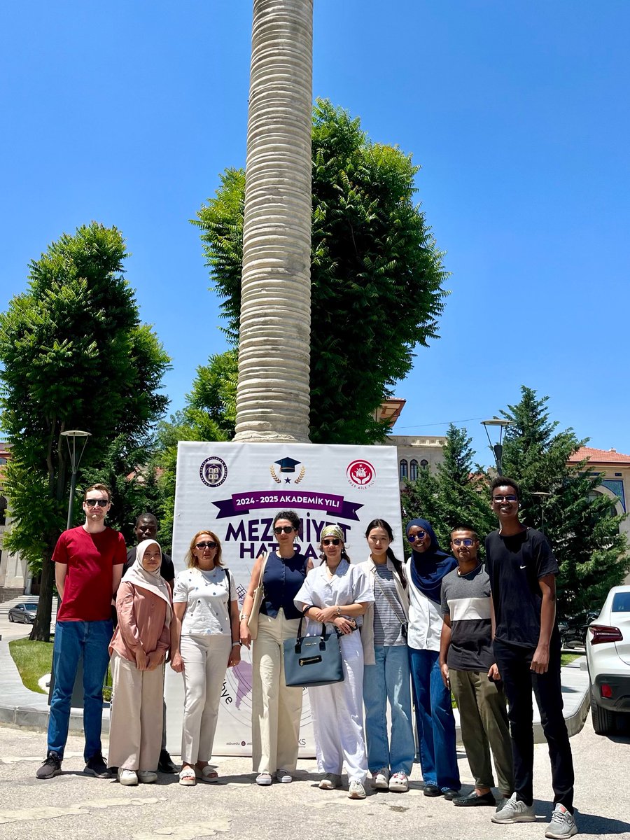 Bu hafta C1 Türkçe seviyesini tamamlayacak Türkiye Burslusu öğrencilerimizle mezuniyet hatırası.