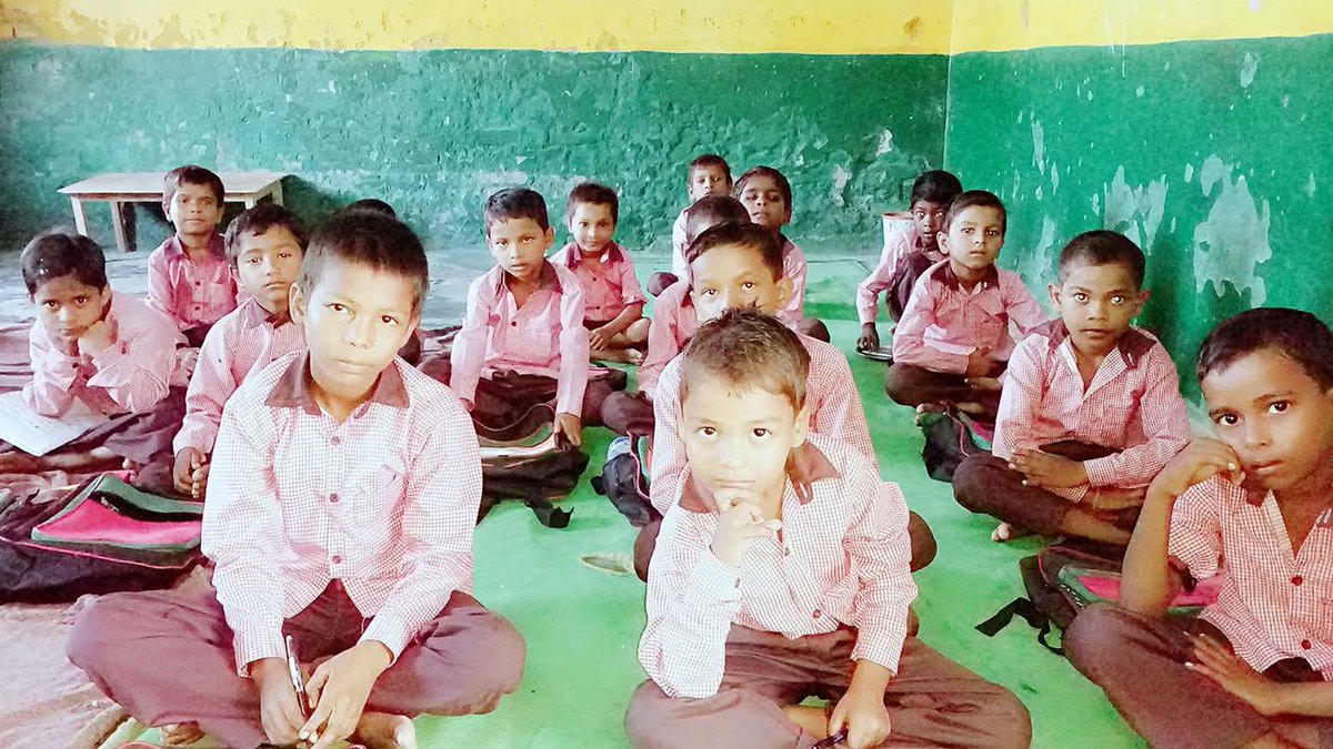 abhishekpoet20's tweet image. सरकार को कोशिश हर विभाग का सिर्फ और सिर्फ निजीकरण करना है इस समय जिस प्रकार सरकार की मंशा उत्तर प्रदेश में विद्यालयों के विलय को लेकर है वह बेहद गलत और मूल अधिकार का हनन करने वाला है ।

#primaryschool #UPNews 
#savevillage #primary #school 
#प्राथमिक #शिक्षा #teaching #schools