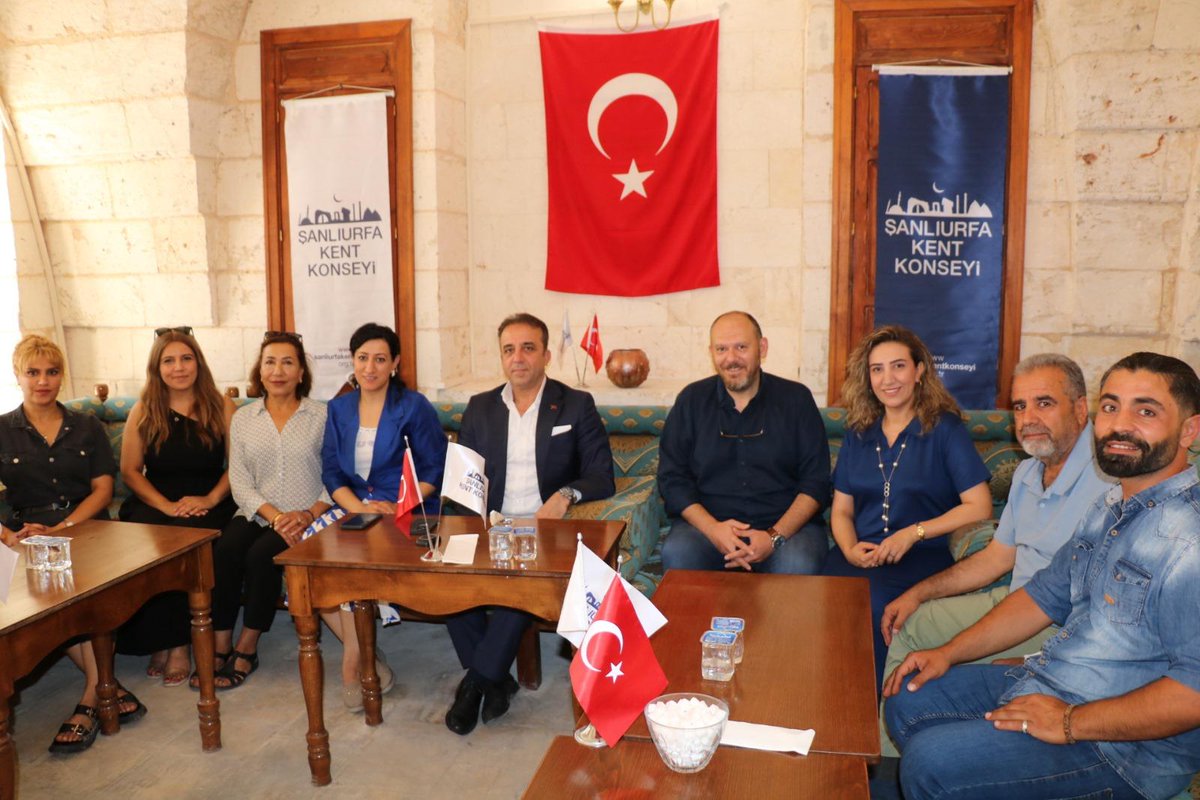 Sanliurfa Kamp Dagcilik ve Doga Sporlari Spor Kulübü (UrfaKamping) Başkanı Mustafa Tikbiyik ve Yönetim Kurulu Üyeleri ve Türkiye Dagcilik
Federasyonu Sanliurfa il Temsilcisi İbrahim Halil Parmaksiz, Kent Konseyi Baskanimiz Süleyman Hartavioğlu ve Yönetim Kurulu Üyesi Mehmet