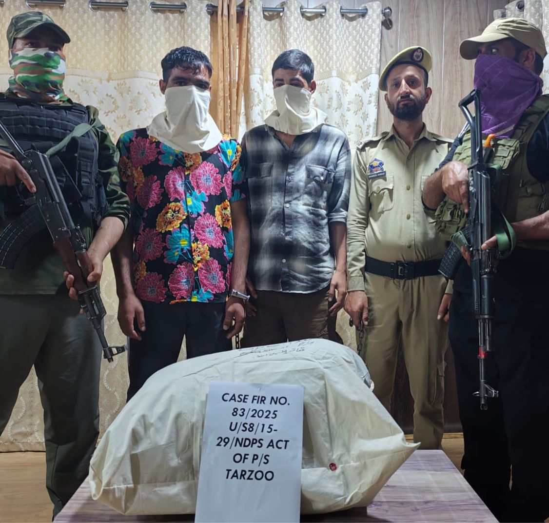 🚨 Sopore Police arrested 2 drug peddlers during naka at Tarzoo Panjipora; poppy straw recovered, FIR registered under NDPS Act.

We are watching. Action is swift, firm &amp; unforgiving. #SoporePolice #WarOnDrugs
<a href="/JmuKmrPolice/">J&K Police</a> <a href="/KashmirPolice/">Kashmir Zone Police</a> <a href="/DIGBaramulla/">DIG of Police NKR Baramulla</a> <a href="/IftkharTalib/">Iftkhar Talib</a>