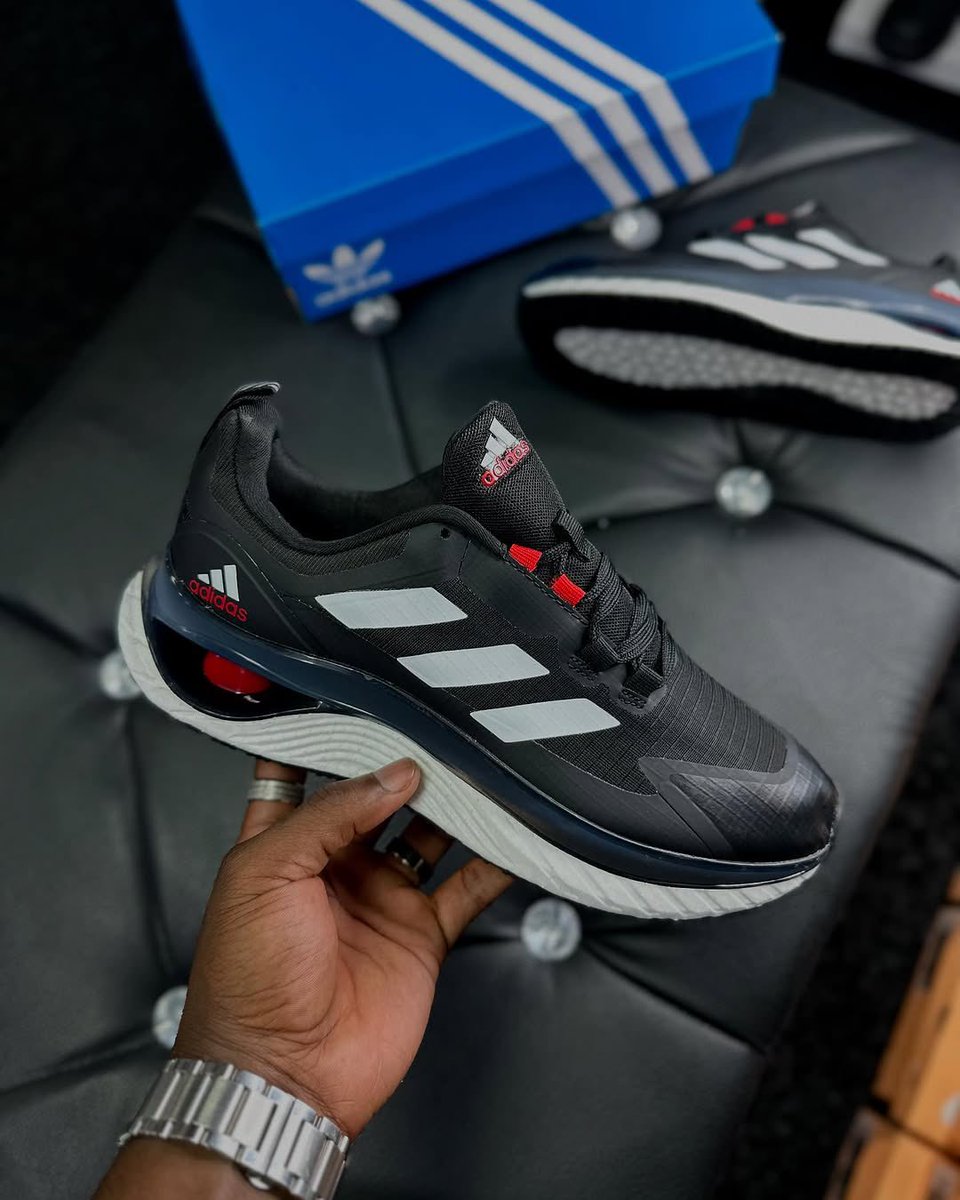 mactrendz's tweet image. WhatsApp +256755272634 for deliveries – Adidas Ultra Boost 22 Black 🖤 available in sizes 38–45. Sleek, responsive, and ultra-comfortable with Boost cushioning and Primeknit upper. Designed for performance and all-day style.
#UltraBoost22 #AdidasPerformance #MacTrendzUG #AllBlack