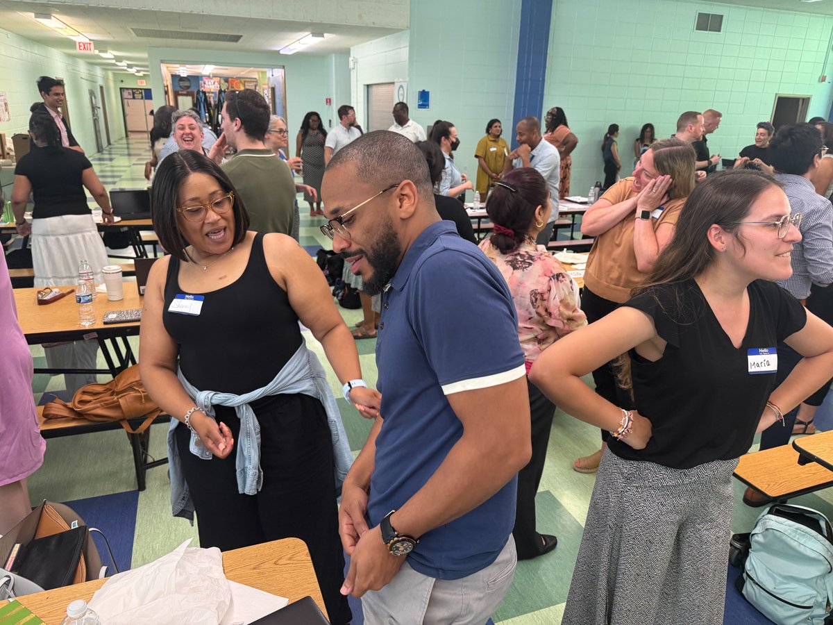 TandL_CPS's tweet image. 🎉 Coming Together for Impact 🎉
This week, @TandL_CPS came together to connect, reflect, and celebrate our collective work in service of students and schools across the district and collaborated across departments to inform SY26 Strategic Planning.💡 @ChiPubSchools