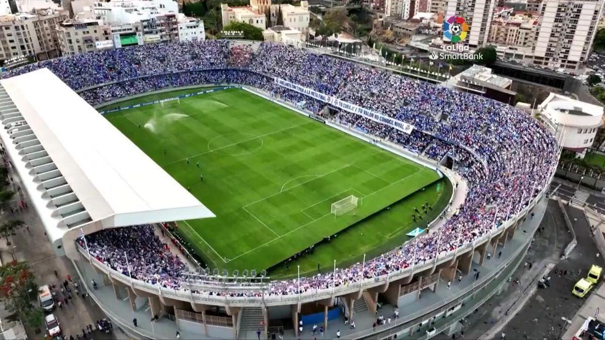 davidvq85's tweet photo. -" joder que caros los abonos, yo no pago X euros por ver fútbol de 1 RFEF"
 
Yo no voy a ver fútbol de 1 RFEF, yo simplemente voy a ver al Club Deportivo Tenerife 🏴󠁧󠁢󠁳󠁣󠁴󠁿. https://t.co/BpfhWauAwk