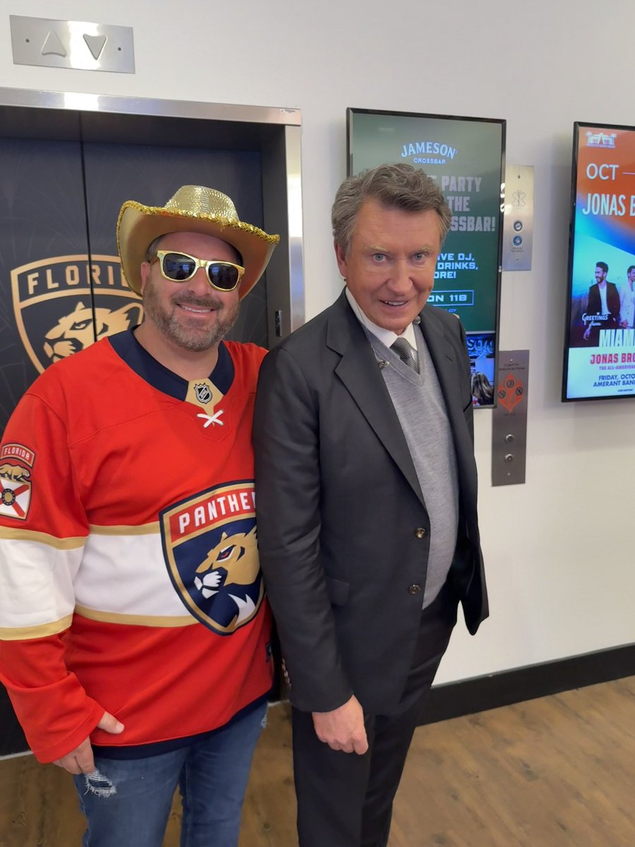 Evan Golden (@golden_tv) on Twitter photo Witnessing back to back Stanley Cup championships is pretty incredible, but this is just the cherry on top #thegreatone <a href="/WayneGretzky/">Wayne Gretzky</a> Witnessing back to back Stanley Cup championships is pretty incredible, but this is just the cherry on top #thegreatone <a href="/WayneGretzky/">Wayne Gretzky</a>