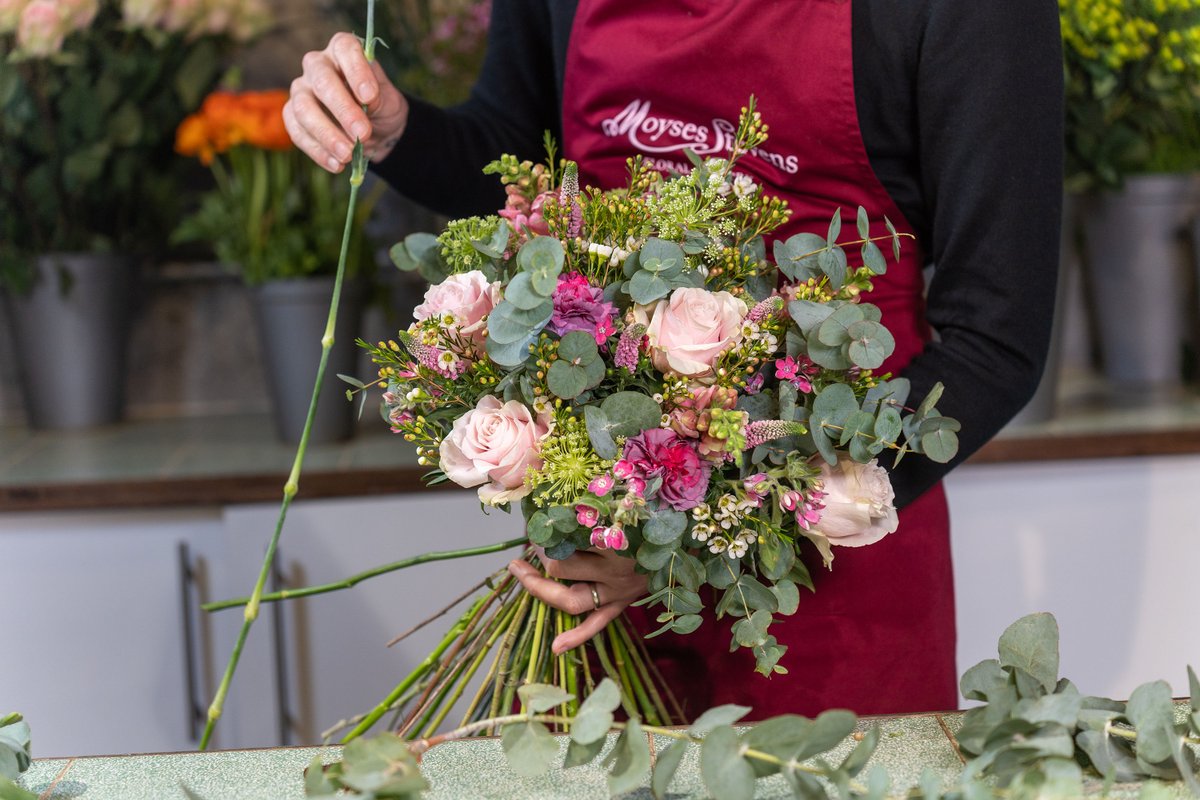 Unlock your creativity with our floristry workshop on 6th July. Create your own hand tied bouquet guided by an expert florist from Moyses Stevens, followed by afternoon tea at the Wellington Lounge.
Find out more: parklane.intercontinental.com/dine/the-welli…