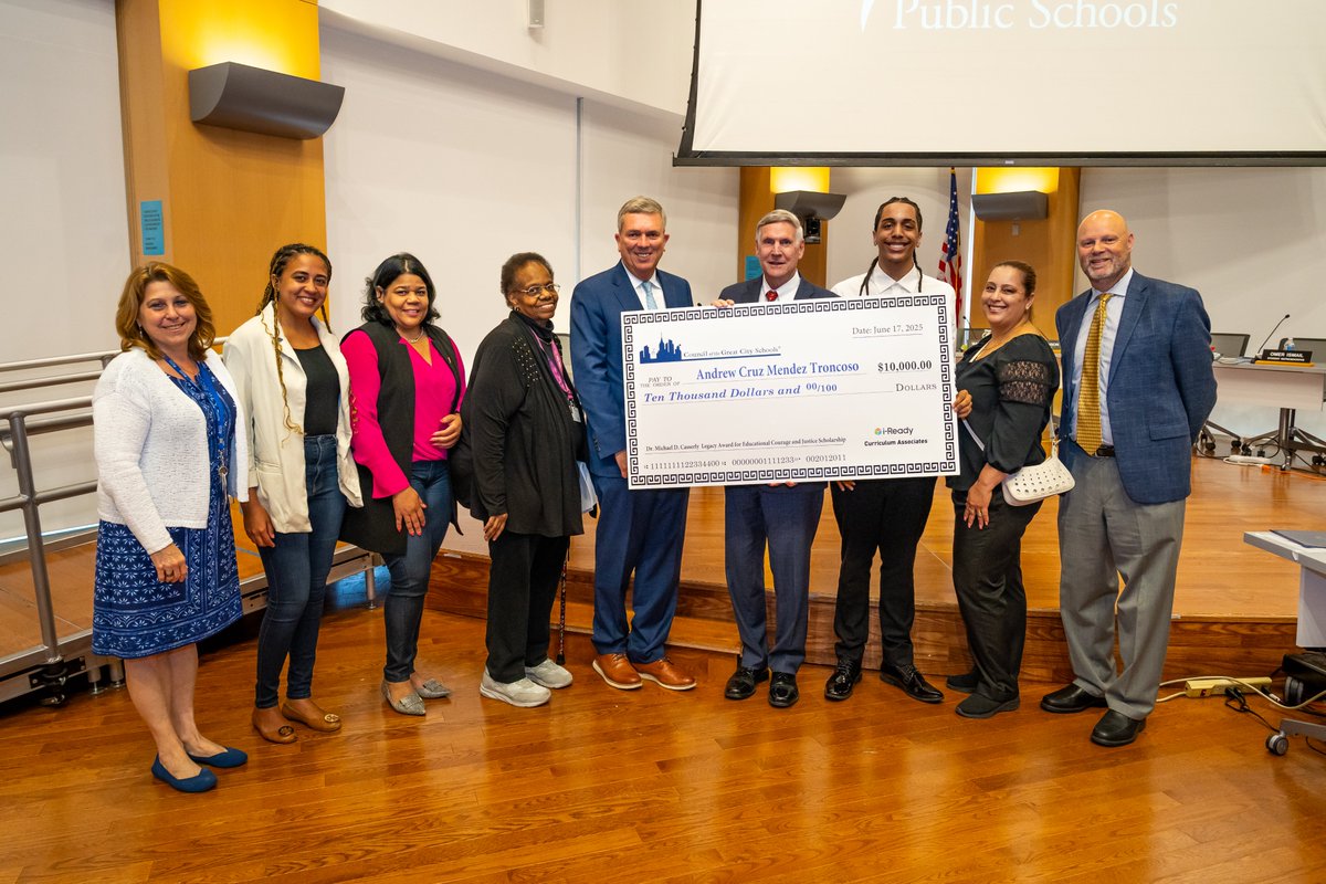 CGCS (@greatcityschls) on Twitter photo Andrew Mendez Troncoso, a 2025 <a href="/BostonSchools/">BostonPublicSchools</a> grad and Boston Arts Academy alum, received the $10K Dr. Michael Casserly Legacy Scholarship. He’s headed to Bentley University to study finance and hopes to help low-income families build wealth. Read more: bit.ly/3I1ew9f Andrew Mendez Troncoso, a 2025 <a href="/BostonSchools/">BostonPublicSchools</a> grad and Boston Arts Academy alum, received the $10K Dr. Michael Casserly Legacy Scholarship. He’s headed to Bentley University to study finance and hopes to help low-income families build wealth. Read more: bit.ly/3I1ew9f