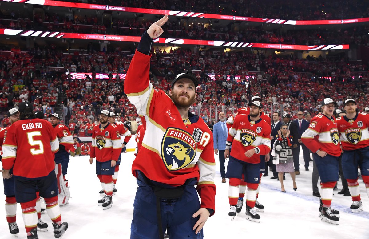 From the #USHL to the biggest moments in hockey! 🏆