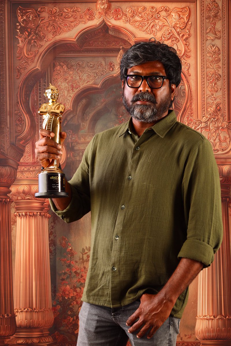 Navvi Studios (@navvistudios) on Twitter photo 2024's #CinemaVikatanAwards
Best Director <a href="/mari_selvaraj/">Mari Selvaraj</a>
Best Child Actor #Ponvel
Best DOP <a href="/thenieswar/">Thenieswar</a>
For #Vaazhai 🌸✨
Thank You <a href="/CinemaVikatan/">சினிமா விகடன்</a> for the honour! ❤️ 2024's #CinemaVikatanAwards
Best Director <a href="/mari_selvaraj/">Mari Selvaraj</a>
Best Child Actor #Ponvel
Best DOP <a href="/thenieswar/">Thenieswar</a>
For #Vaazhai 🌸✨
Thank You <a href="/CinemaVikatan/">சினிமா விகடன்</a> for the honour! ❤️