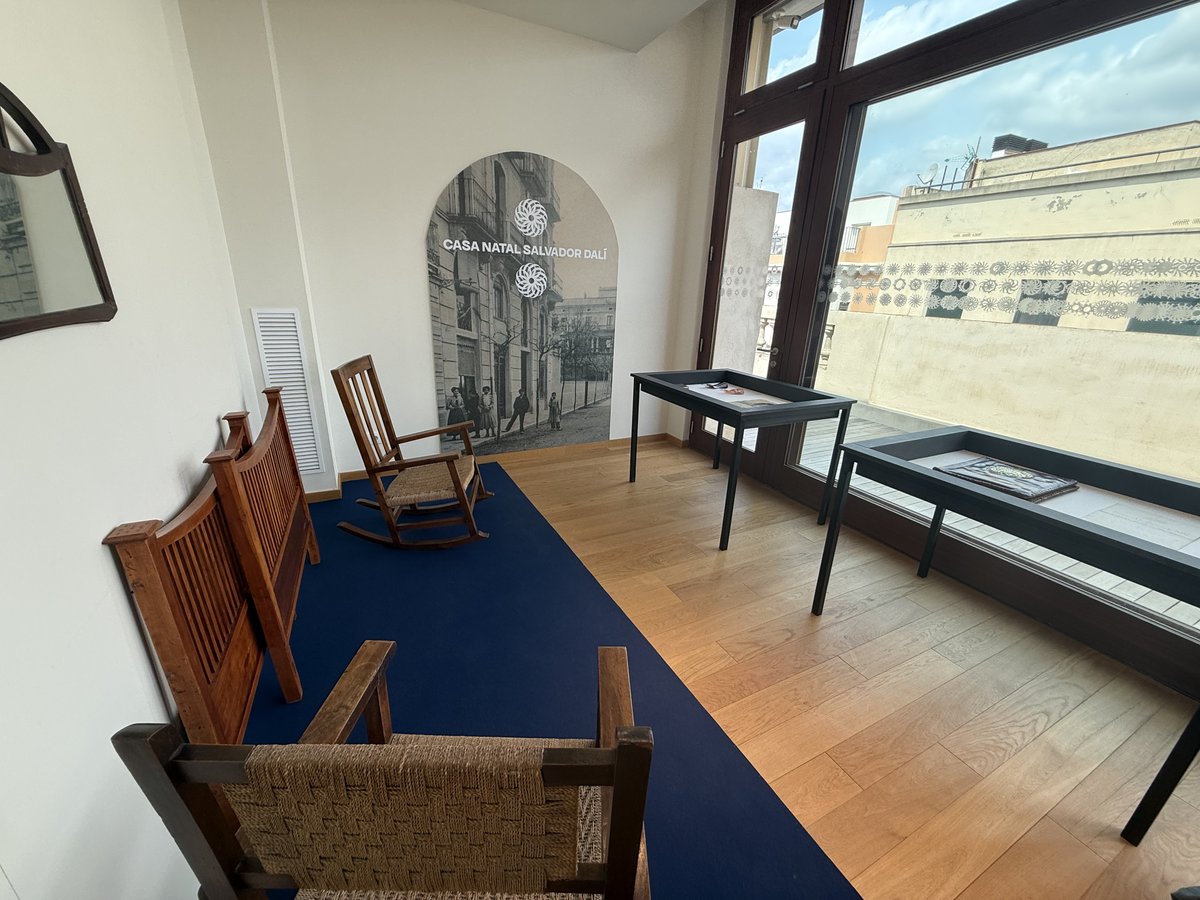 Ajuntament de Figueres (@ajfigueres) on Twitter photo 📅 Diumenge 29 de juny
◾️ Jornada de portes obertes de la <a href="/casanataldali/">Casa Natal Salvador Dalí</a> amb motiu de la nova exposició del mobiliari i objectes de la família Dalí, adquirits recentment per l’Ajuntament
🕚 10 a 19 h
🎟️ Entrades a partir del dijous 19 de juny (10 h) a casanataldali.cat 📅 Diumenge 29 de juny
◾️ Jornada de portes obertes de la <a href="/casanataldali/">Casa Natal Salvador Dalí</a> amb motiu de la nova exposició del mobiliari i objectes de la família Dalí, adquirits recentment per l’Ajuntament
🕚 10 a 19 h
🎟️ Entrades a partir del dijous 19 de juny (10 h) a casanataldali.cat