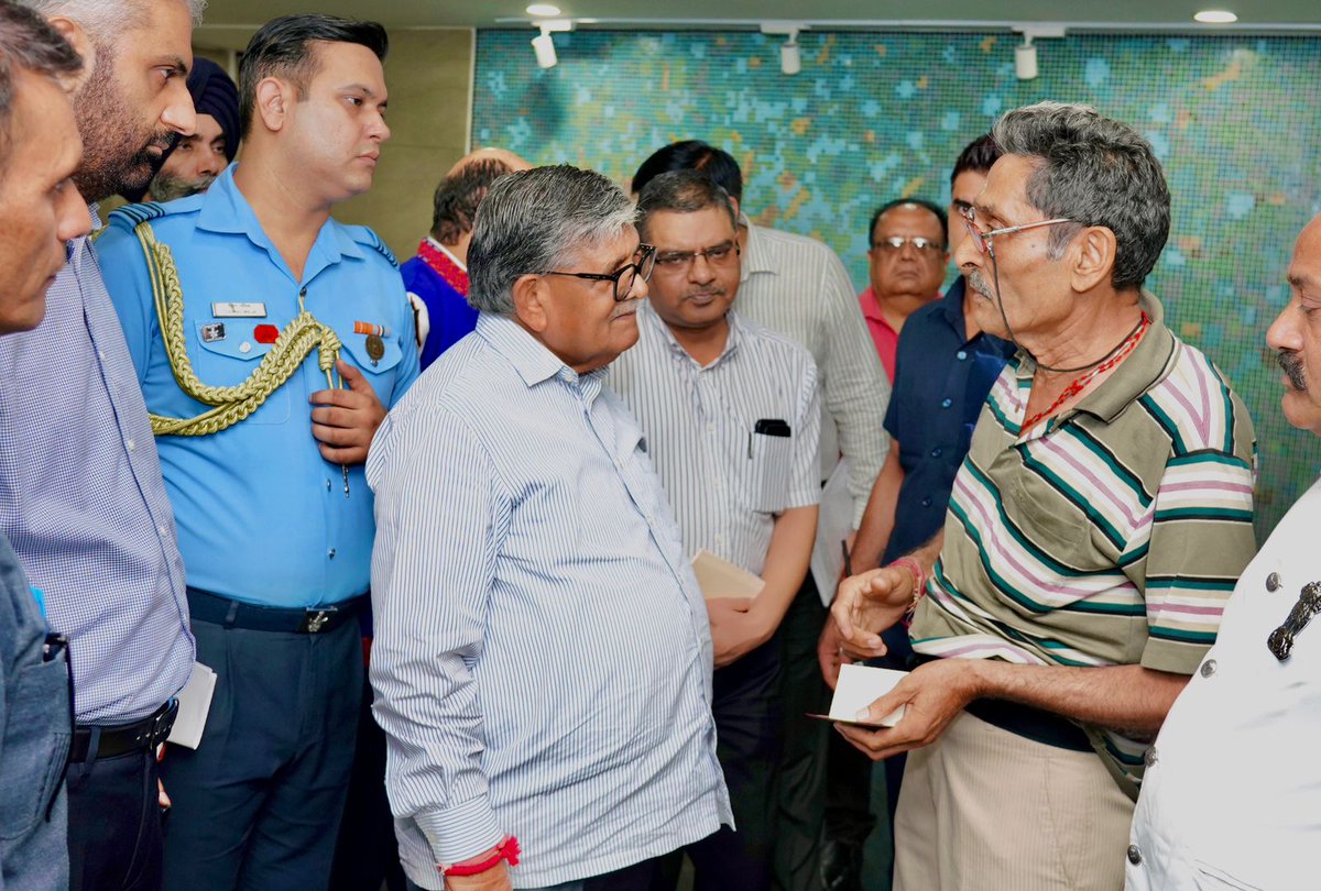 Surprise visit to UT Secretariat and DC Office during public grievance hours.
Direct interaction with citizens and officers reinforces our commitment to transparent, responsive, and accountable governance. 

#Chandigarh #PublicService #CitizenFirst
