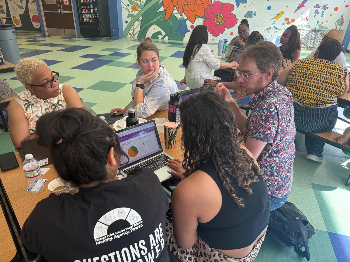 TandL_CPS's tweet image. 🎉 Coming Together for Impact 🎉
This week, @TandL_CPS came together to connect, reflect, and celebrate our collective work in service of students and schools across the district and collaborated across departments to inform SY26 Strategic Planning.💡 @ChiPubSchools