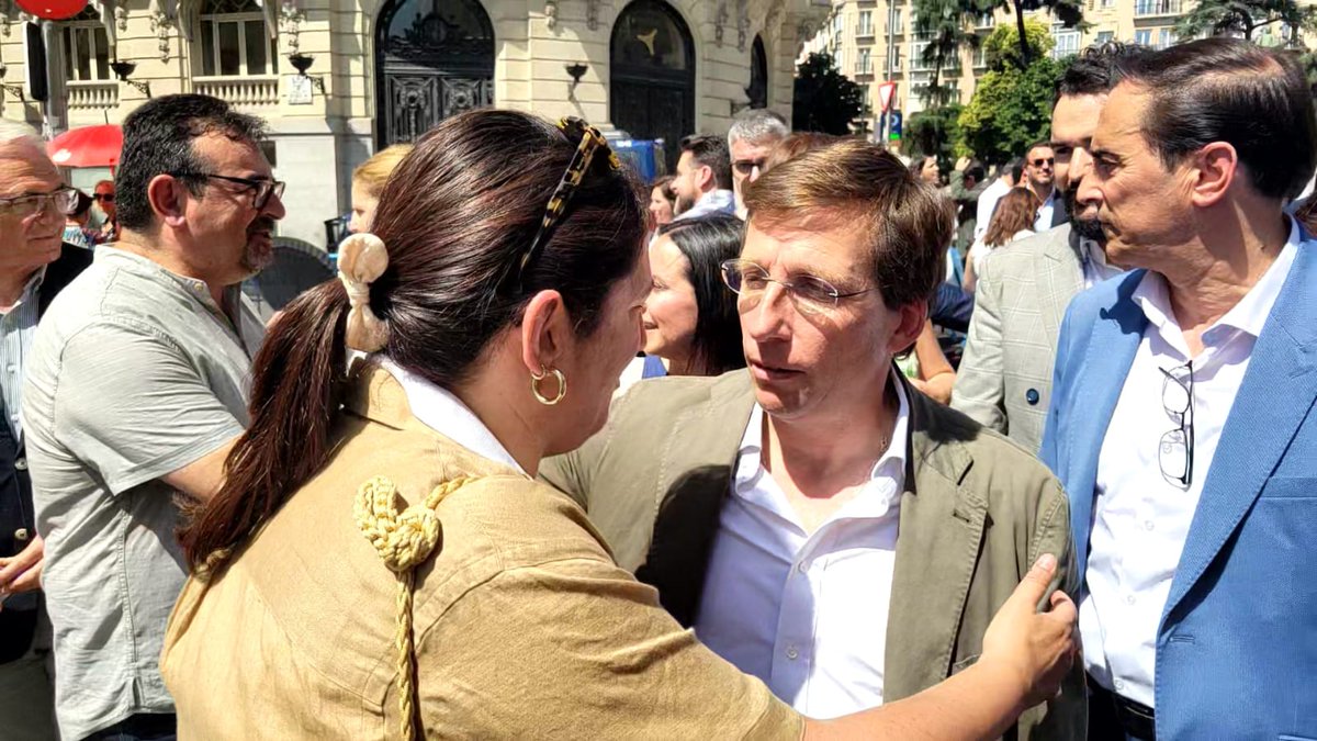 Avui som a Madrid per reclamar, juntament amb els batles i batlesses d'Espanya, que no se’ns bloquegi el remanent de tresoreria als ajuntaments i que puguem destinar la vidriola que durant anys hem estalviat tots els campaners a projectes i necessitats municipals.
