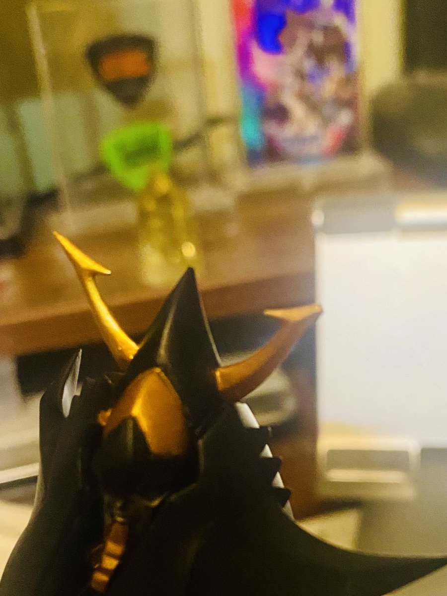 今日の夜活
PLAMAXライディーン
顔、胴体の部分塗装
最近バンド、家族関連で模活が出来て無かったので精神衛生状よろしくない〜
やっぱ模活は癒しだね〜

塗って気がついたけど、角が片方折れてる…🥲
リカバリーせねば😰