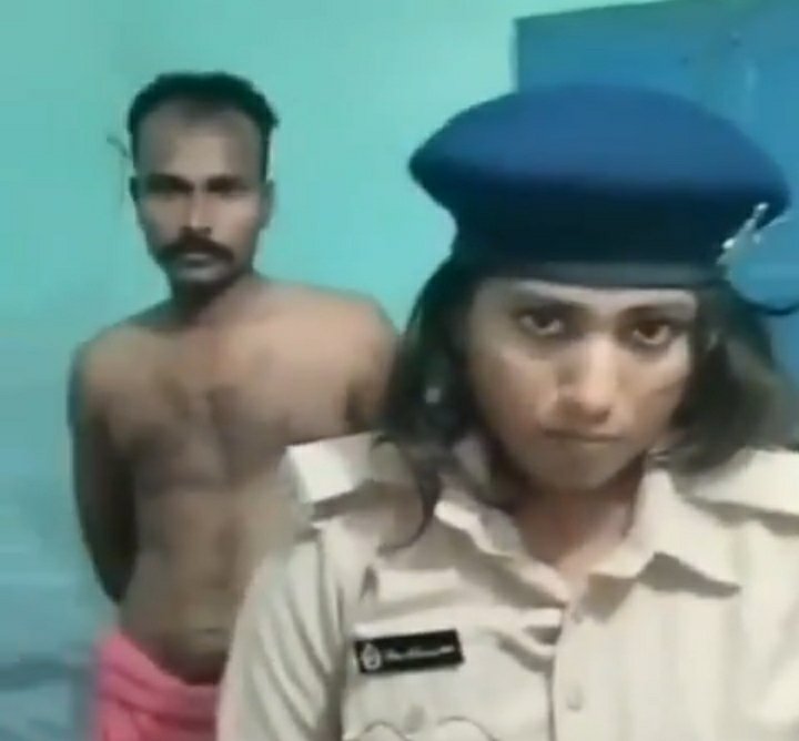 बिहार के वैशाली जिले में पंकज कुमार ने  पत्नी पूजा को पढ़ाने के लिए बेच दिए मां के गहने बेच दिए..

पंकज ने पत्नी की नौकरी फायर ब्रिगेड में लगवाई और नौकरी लगते ही  ट्रैनिंग के दौरान पूजा के साथी फायरमैन राहुल से अवैध सम्बन्ध हो गए..

पंकज और पूजा की 4 साल की बेटी भी है, जब पंकज ने