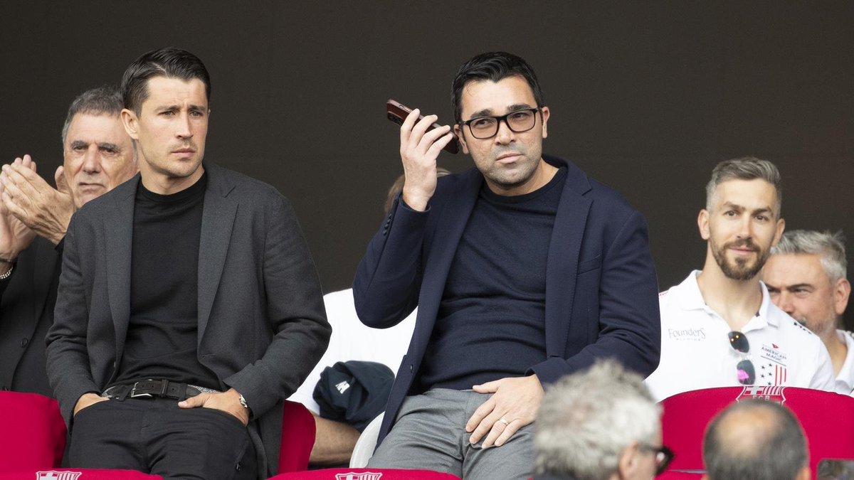 a Partido Unico (@apartidounico) on Twitter photo ✈️ DECO, BOJAN y ECHEVARRÍA en Ibiza para reunirse con Flick...
¿Y algo más? ¿Nico Williams? 👇
🟣 twitch.tv/apartidounico
🔴 youtube.com/watch?v=9XUTEF… ✈️ DECO, BOJAN y ECHEVARRÍA en Ibiza para reunirse con Flick...
¿Y algo más? ¿Nico Williams? 👇
🟣 twitch.tv/apartidounico
🔴 youtube.com/watch?v=9XUTEF…