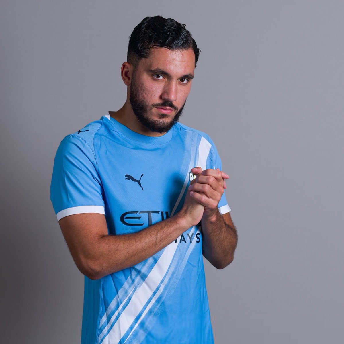 LA PREMIÈRE DE RAYAN CHERKI 🇫🇷 AVEC MANCHESTER CITY... 𝗢𝗡 𝗬 𝗩𝗔𝗔𝗔𝗔𝗔𝗔𝗔𝗔 🍿🩵

IL EST TITULAIRE !

Le match entre Manchester City 🏴󠁧󠁢󠁥󠁮󠁧󠁿 et Wydad Casablanca 🇲🇦 est à suivre... 𝗚𝗥𝗔𝗧𝗨𝗜𝗧𝗘𝗠𝗘𝗡𝗧 sur <a href="/DAZN_FR/">DAZN France</a>.

💡 Pour suivre la rencontre, il suffit simplement de créer