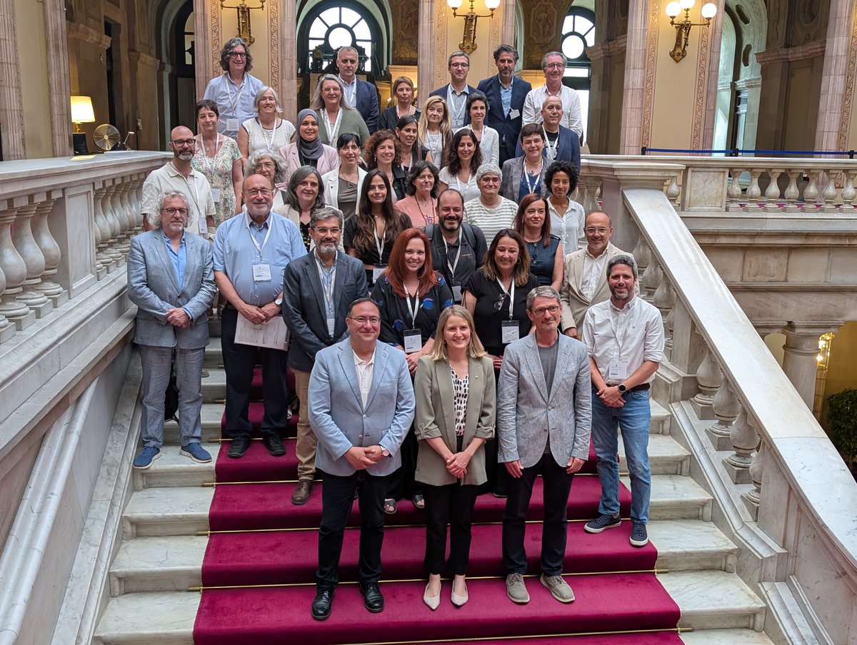 Taula Tercer Sector (@taula3sector) on Twitter photo <a href="/LaConfederacio/">La Confederació Tercer Sector Social</a> 📃 La #LleiTercerSectorSocial té per objectiu dotar d'un marc legal les més de 3.000 #entitatssocials catalanes que treballen per garantir els drets de més de 2 milions de persones en situació o risc d'exclusió a Catalunya.
Llegeix la notícia: bit.ly/3G5d8C1 <a href="/LaConfederacio/">La Confederació Tercer Sector Social</a> 📃 La #LleiTercerSectorSocial té per objectiu dotar d'un marc legal les més de 3.000 #entitatssocials catalanes que treballen per garantir els drets de més de 2 milions de persones en situació o risc d'exclusió a Catalunya.
Llegeix la notícia: bit.ly/3G5d8C1
