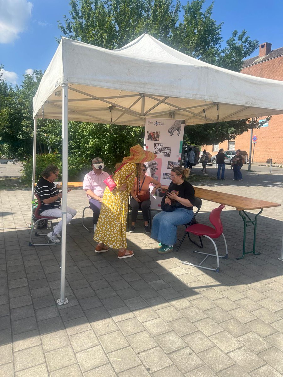 VilogiaGroupe's tweet image. Le logement social est un puissant levier pour l'emploi local ! 🤝
Dans le cadre de grands projets de renouvellement urbain, ou dans les quartiers prioritaires de la politique de la ville, le rôle d'un bailleur social dépasse largement la simple offre de logements : nous sommes…