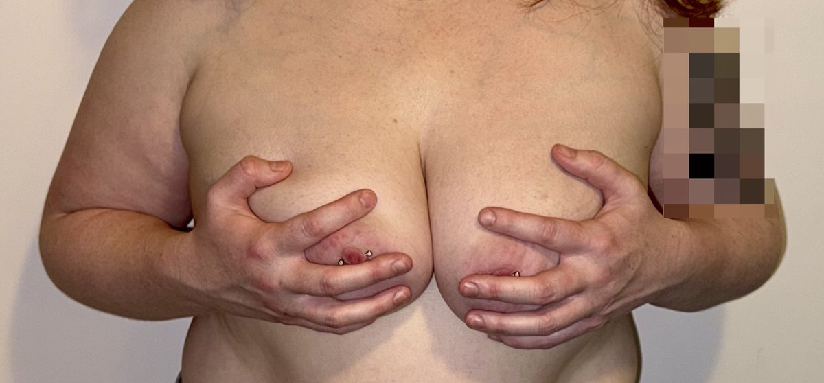 unseentapes's tweet photo. hi ₍^. .^₎⟆

✦ 28 (MDNI)
✦ she/her
✦ pan (fem+)
✦ horny 24/7
✦ sub/dom slightly 
✦ funny and hot
✦ not new to #nsfwtwtًً 
✦ soft/hard kinks
✦ faceless (pls dont ask to see)

✦ dms open but no unsolicited dick pics!
✦ ᢉ𐭩 &amp; ↻ to be moots! https://t.co/WIM8TPaJ2G