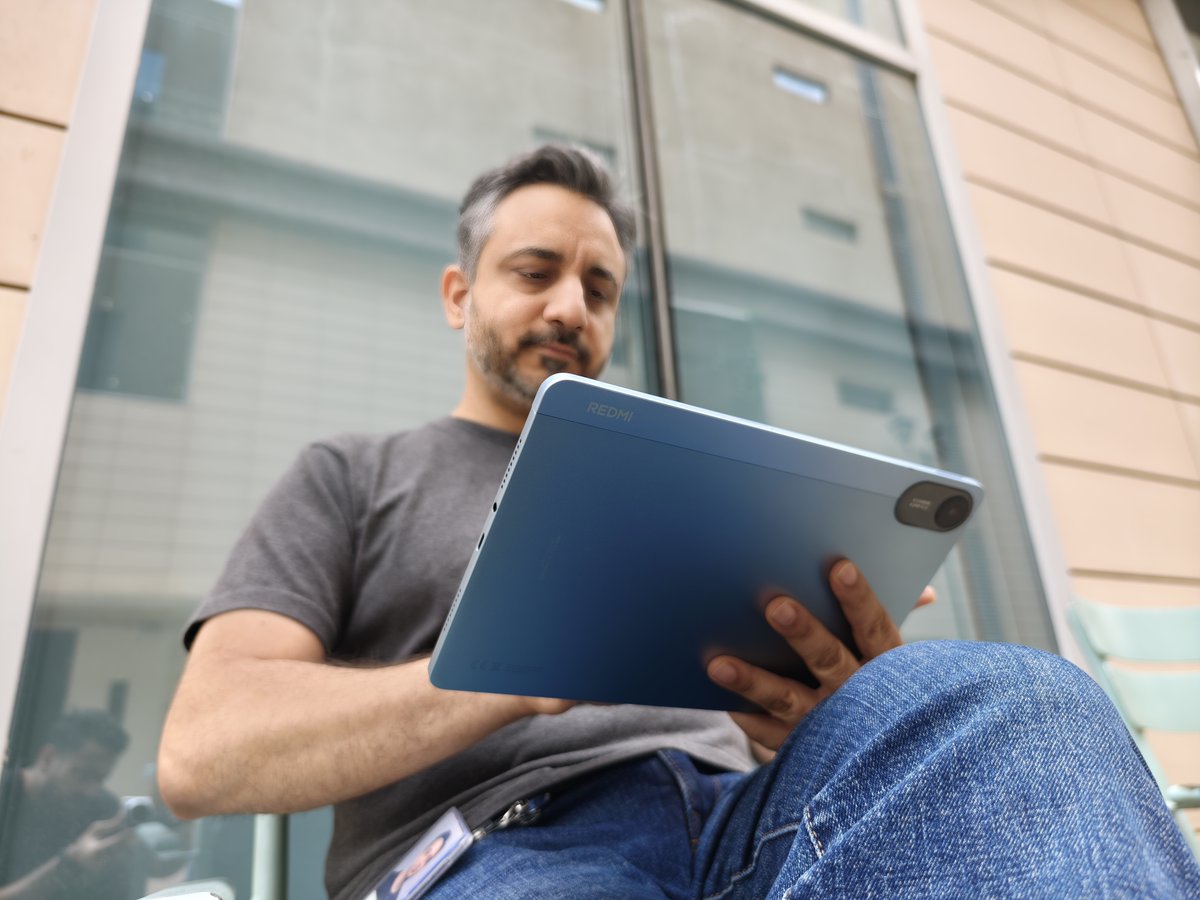 Anuj Sharma (@s_anuj) on Twitter photo The FINAL #NerdPoll is here! #Contest #Giveaway
Q6: You see “2.5K resolution. 10-bit colour. 90Hz refresh.” What do you do? A) Nod like you understand 😅B) Google them immediately
To win a Redmi Pad 2: 
✅ Like, RT, comment & tag 3 friends 
✅ Do it for all 6 questions
This is The FINAL #NerdPoll is here! #Contest #Giveaway
Q6: You see “2.5K resolution. 10-bit colour. 90Hz refresh.” What do you do? A) Nod like you understand 😅B) Google them immediately
To win a Redmi Pad 2: 
✅ Like, RT, comment & tag 3 friends 
✅ Do it for all 6 questions
This is