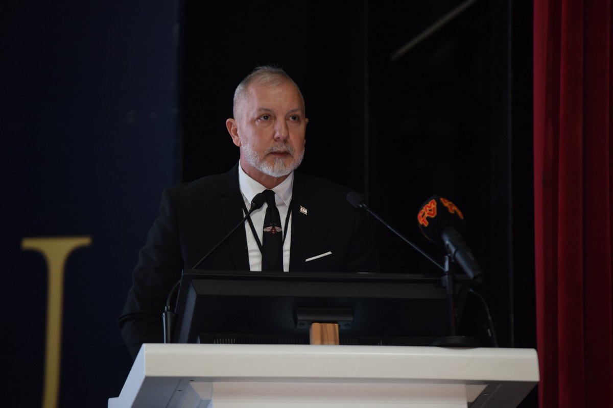 Kamuoyunun Bilgisine
Kıbrıs Türk halkı, tarihi boyunca yalnızca kendi varoluş mücadelesiyle değil; aynı zamanda dünya üzerindeki adaletsizliklere, insan hakları ihlallerine ve çevresel yıkımlara karşı gösterdiği yüksek vicdani duyarlılığıyla da onurlu bir duruşun temsilcisi