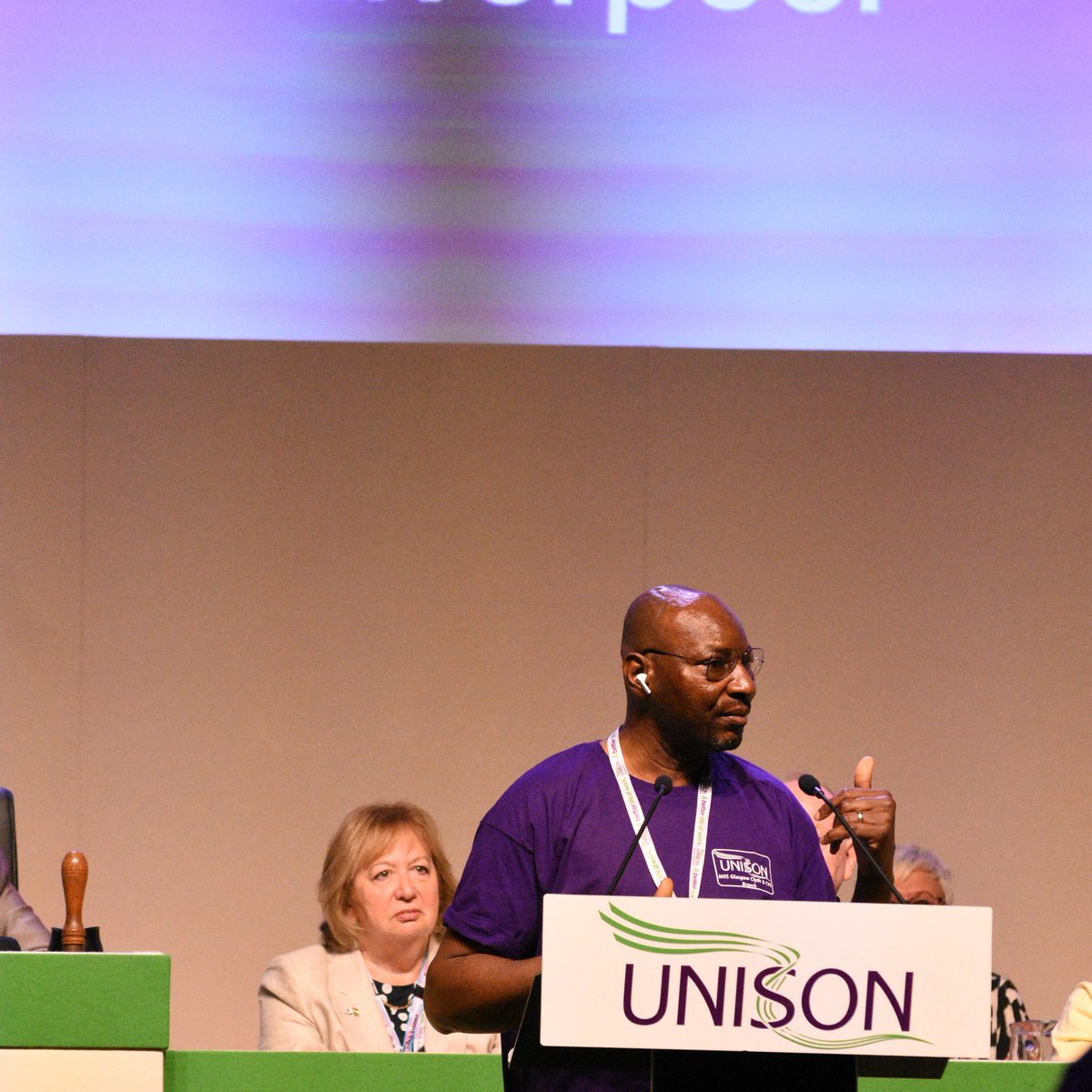 unisonnhsggc's tweet image. 🗣️ Two fantastic speeches this morning here at conference from our branch.

Frances Pollock and Vincent Ogwu-Richard speaking in favour of Composite Motion G - Migrant Workers

#uNDC2025 #InUNISON
