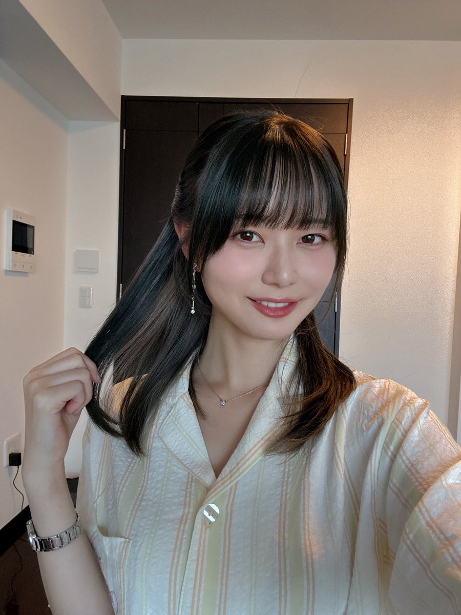 ikechan0920's tweet photo. ちょっとブリーチしてインナーカラー入れてみた
(めっちゃ分かりにくくてごめん) https://t.co/saR1uQj5BO