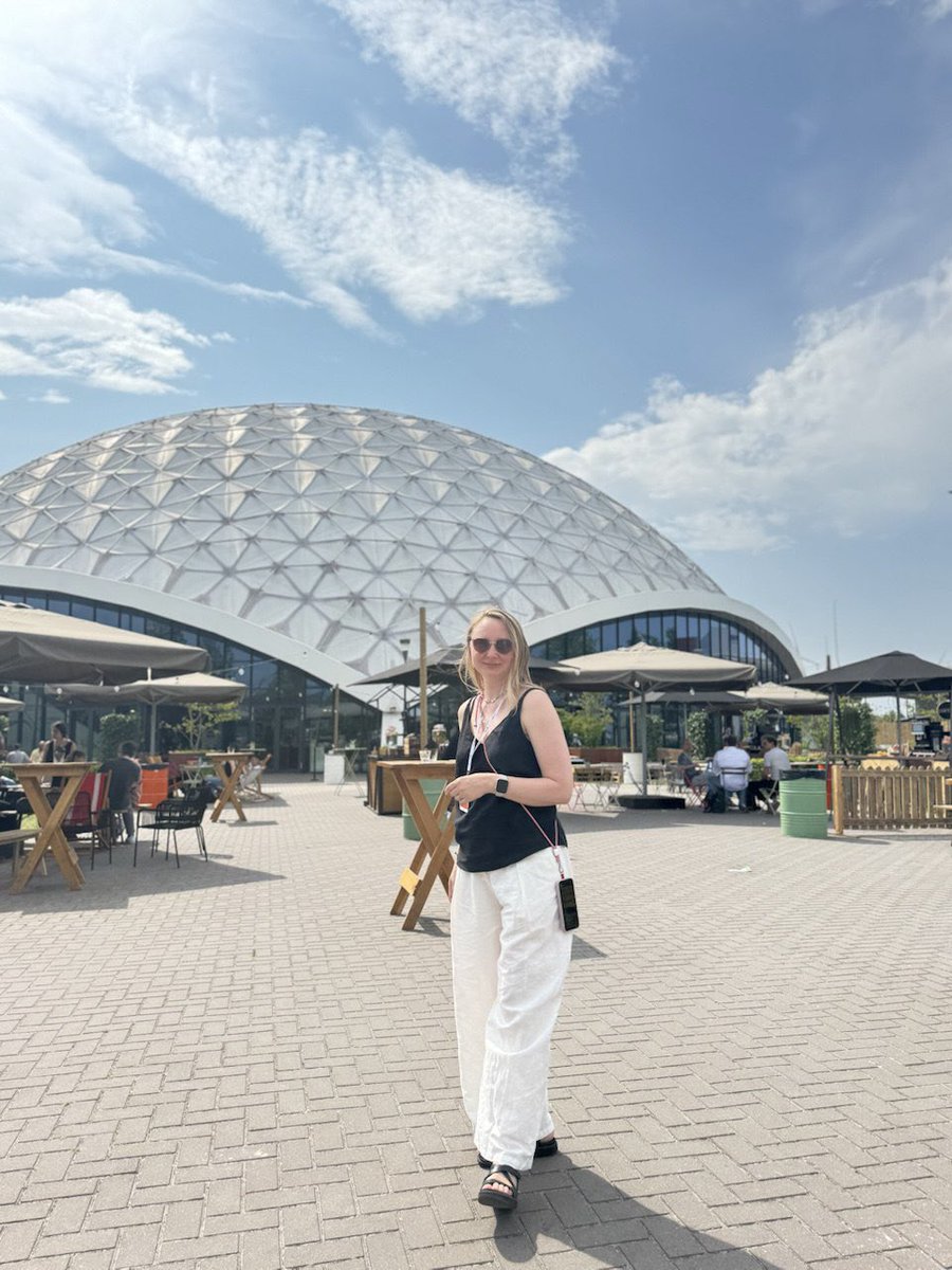 DariaShabala's tweet image. Can’t believe we just had the 10th edition of #reactsummit and can’t believe it’s over 🥲 Thank you everyone involved: speakers, MCs, program committee, team, volunteers!!! 💚 imo, it was awesome! 🤩