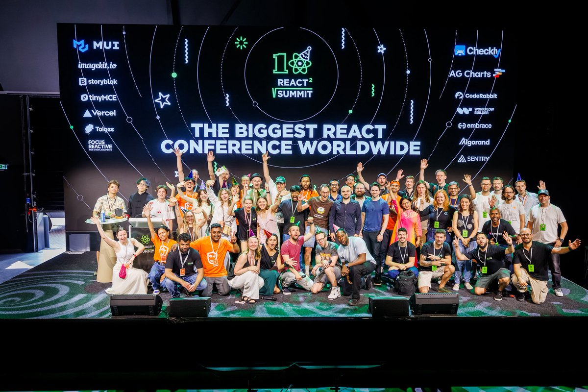 DariaShabala's tweet image. Can’t believe we just had the 10th edition of #reactsummit and can’t believe it’s over 🥲 Thank you everyone involved: speakers, MCs, program committee, team, volunteers!!! 💚 imo, it was awesome! 🤩