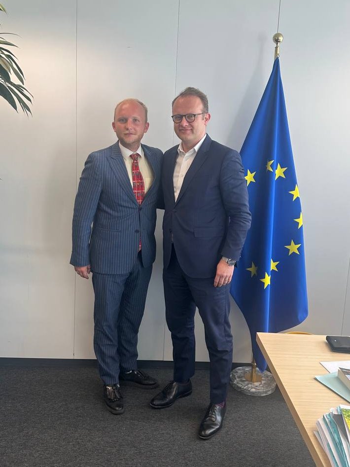 Dz_Kuchynski's tweet image. Great to meet @adam_alec, Deputy Head of Cabinet to @vonderleyen & a dear friend since 2020.
We discussed dem. forces plans, 🇧🇾 role in the war against 🇺🇦, and our Red Paper on 🇪🇺–Belarus Security.
Supporting a free #Belarus means investing in regional defense & European values.