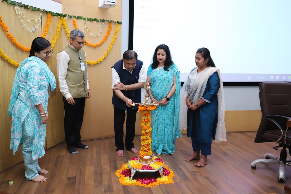 INDOUSSTF's tweet photo. Beyond Earth: India-U.S. Space Applications workshop by @IUSSTF, American Center & @GenexSpace at @isro's SAC Ahmedabad on June 11, 2025, inspired young minds with hands-on learning, expert sessions, insights into future space tech like #NISAR & DIY satellite stations! #SELC https://t.co/slpVcHOht5