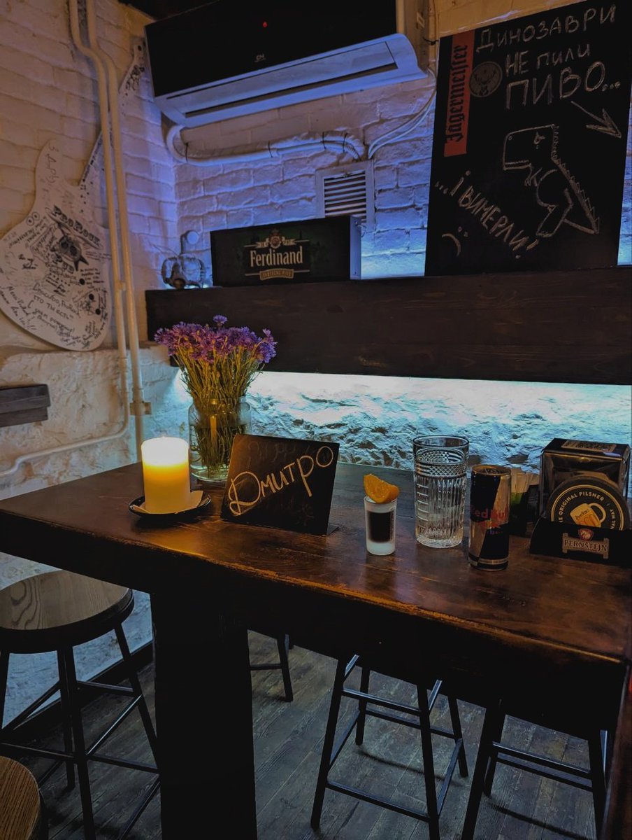 ProRockPub's tweet photo. Внаслідок обстрілу минулої ночі загинув наш частий гість, Дмитро. Ми розбиті цією новиною і співчуваємо всім, хто його знав та цінував.

Сьогодні цей єгерь з редбулом для тебе і про тебе, Дмитре 🕯️ https://t.co/uGeTWwzYpm