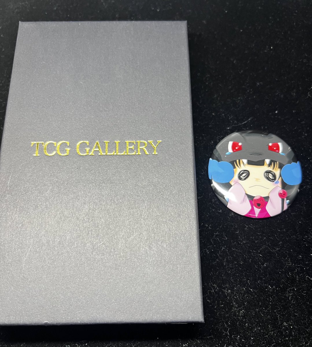 pokekananika's tweet photo. 【PSAケース プレゼント企画】#ポケカ
🎁ブラックボルト・ホワイトフレア記念②🎁

抽選で"1名様"に鑑定ケース（ブラック）
とナニカ缶バッジをプレゼントします🚀

✅応募方法
リポスト（RT）&フォロー

✅応募期間
6/20 締切【2日限定🚨】

付き合いで買わせてもらってレビューしようとしてるんだけど、まずは俺のフォロワーが納得するブツなのか気になって「あげちゃおw」ってなりました。
レビューしていただけると助かります！（忖度なしに）
何枚か配ってみて微妙だったらレビューしませんw

販売元
@TCG_GALLERY 
@RX_Tradingcards