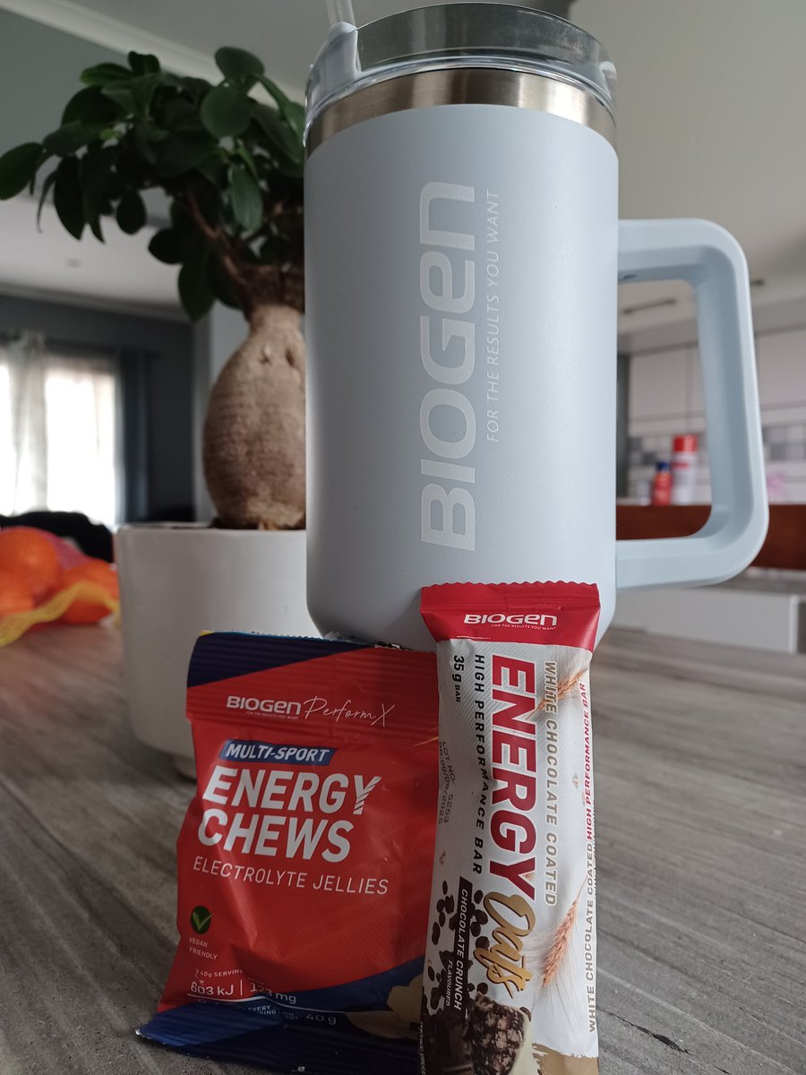 Wednesday = Upperbody 🏋🏻‍♀️ 

Arms are toast but snacks are on point 🔥

Sipped, snacked, and recovered! Fueled by <a href="/BiogenSA/">Biogen</a>

15% off when you use bio_crystal online at checkout! Visit biogen.co.za
