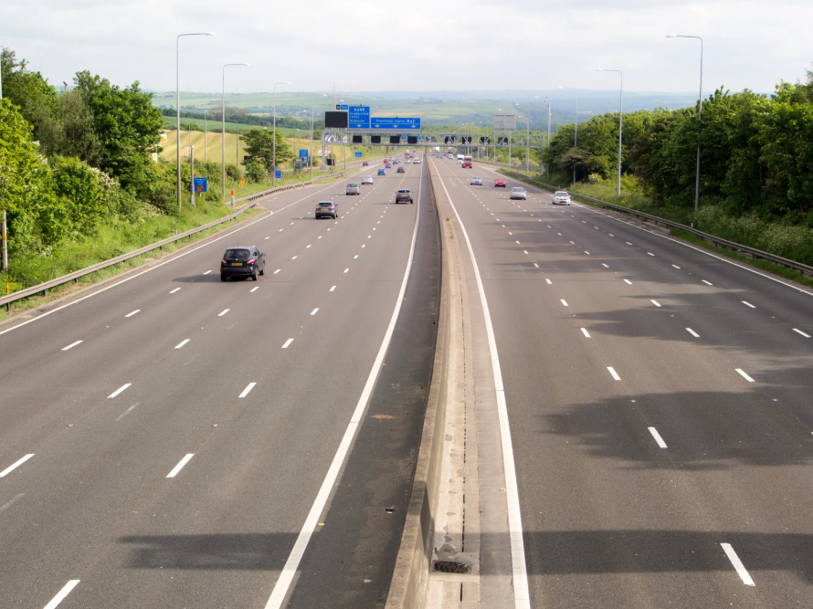 WhitleyStimpson's tweet photo. Chancellor Rachel Reeves is set to announce a £725 billion infrastructure plan spanning the next decade, beginning with urgent repairs to the UK’s ageing transport network.
Read more 👇
https://t.co/bdCeRyK1Za
#chancellor #infrastructureplan #transportnetwork #business https://t.co/PgJW1HSIxf