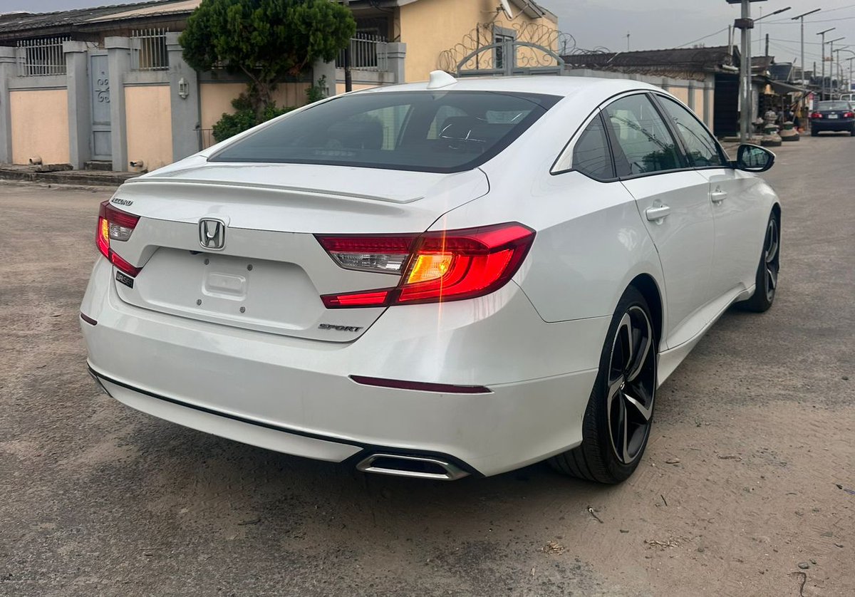 Foreign used 
Honda accord 
2019 sport 
Price:28.3m
Fully loaded with leather wrapped steering wheel,19inches allow wheels,rear spoiler,8inch infotainment screen etc.......